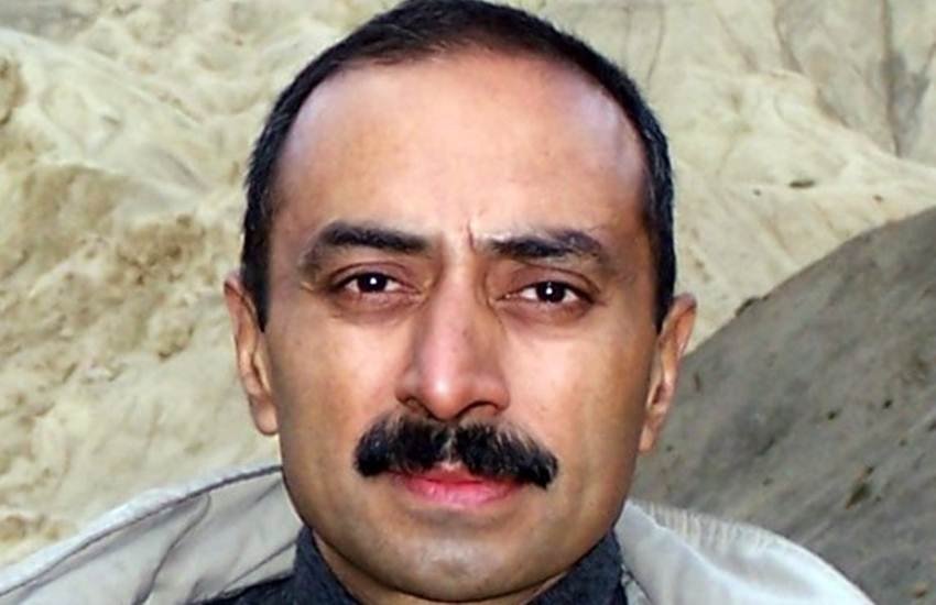 Sanjiv Bhatt, Former IPS Officer, Gujarat, Lawyer, Frame, Fake Narcotics Case, Raid, Opium, Plant, Police Constable, Hotel Room, Palanpur, Rajasthan, Banaskantha, Gujrat, Supreme Court, SIT, Lawyer Framed, Narcotics Case, Opium, CID Crime, Chargesheet, State News, Jansatta News, Hindi News Sanjiv Bhatt, Former IPS Officer, Gujarat, Lawyer, Frame, Fake Narcotics Case, Raid, Opium, Plant, Police Constable, Hotel Room, Palanpur, Rajasthan, Banaskantha, Gujrat, Supreme Court, SIT, Lawyer Framed, Narcotics Case, Opium, CID Crime, Chargesheet, State News, Jansatta News, Hindi News