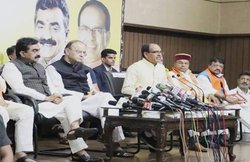 मध्य प्रदेश चुनावः भाजपा के घोषणा पत्रों में सवर्णों, महिलाओं और किसानों पर खास फोकस