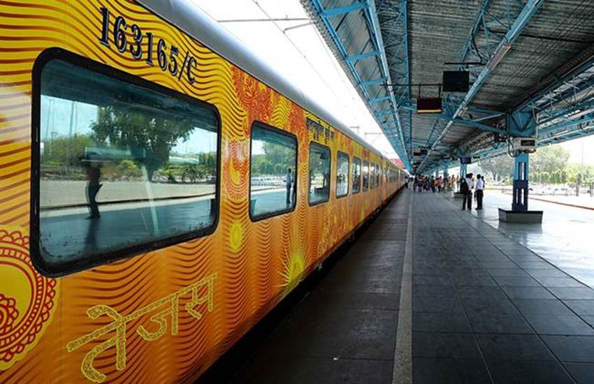 Indian Railways, Tejas Express, New Tejas Express, Premium Luxury Train, Updation, New Features, Aircraft Comforts, Integral Coach Factory, Chennai, New Rake, Tejas Express Train, Mumbai, Goa, RCF, Kapurthala, Railway Budget 2016, Shatabdi Chair Cars, Northern Railway, Routes, Delhi-Chandigarh, Delhi-Lucknow, Coaches, Personalised Reading Lights, Attendant Call Buttons, Modular Bio-vacuum Toilets, On-Board WiFi, USB Charging Points, Utility News, National News, India News, Hindi News