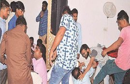Pastors, Agra, Assaulted, Woman, Clothes, Tear, Hindu Activists, Jai Shri Ram, Arrest, UP Police, Uttar Pradesh, Conversion, Pastors Conversion, Christian Preachers, Freedom of Religion Act, Uttar Pradesh, State News, India News, National News, Jansatta News, Hindi News