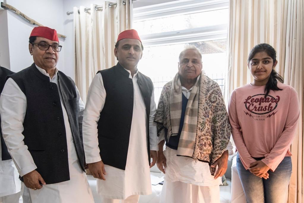 mulayam singh yadav, mulayam singh yadav birthday, akhilesh yadav, samajwadi party, sp chief, uttar pradesh, bjp, mulayam singh birthday photos, birthday celebration pics, india news,