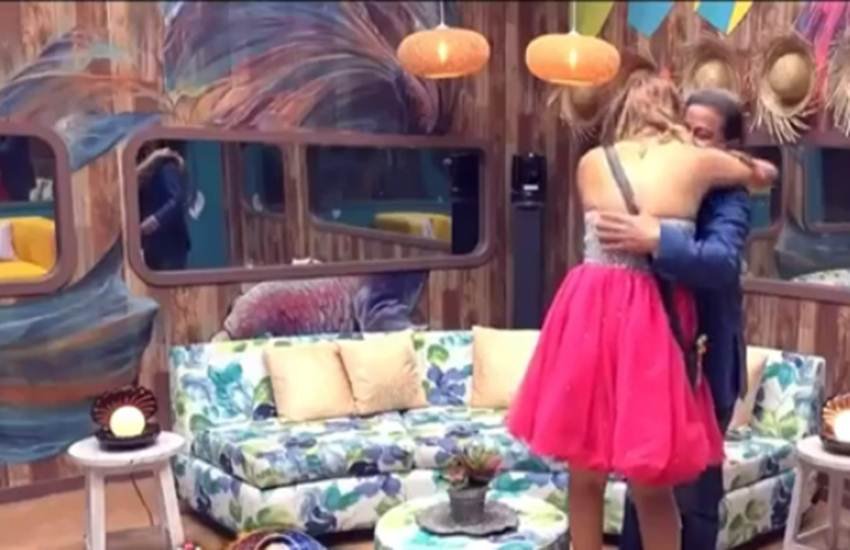 bigg boss, anup jalota, jasleen, weekend ka vaar, salman khan, romil shivashish, surbhi, deepika, eviction, nomination, बिग बॉस 12, सलमान खान, अनूप जलोटा, जसलीन मथारु