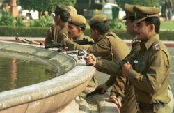 नशा जांचने की मशीन छीनकर भागे बदमाश