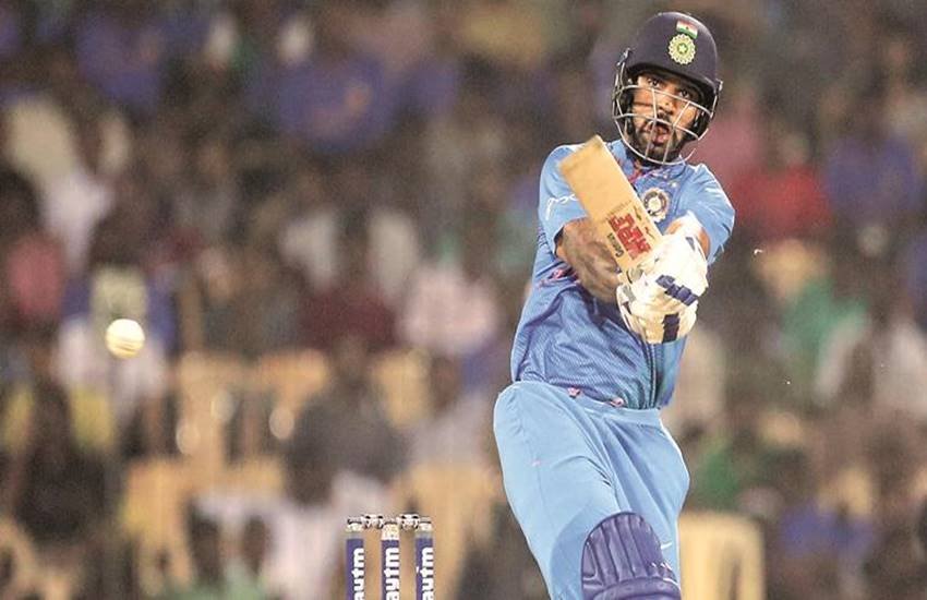 वेस्टइंडीज के खिलाफ तीसरे टी-20 में शॉट खेलते धवन
(फोटो सोर्स : Indian Express)