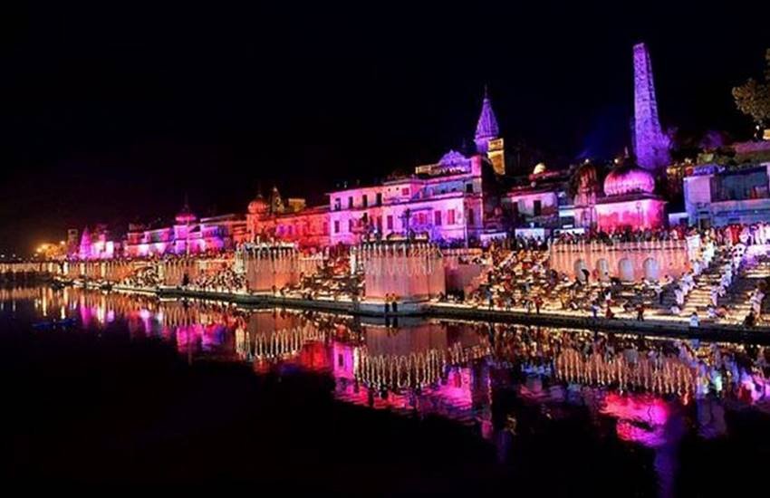 अयोध्या में पिछले साल दीपोत्सव कार्यक्रम की तस्वीर। (PTI)
