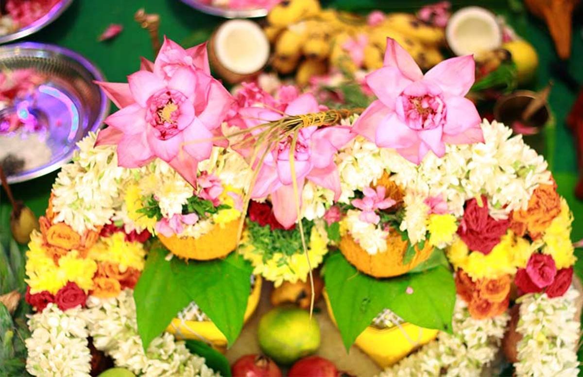 Which Flower Should Be Offered To Which God Know At Here - किस ...