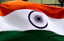 तिरंगे में अशोक चक्र की जगह मस्जिद की तस्वीर, भड़के हिंदू संगठन