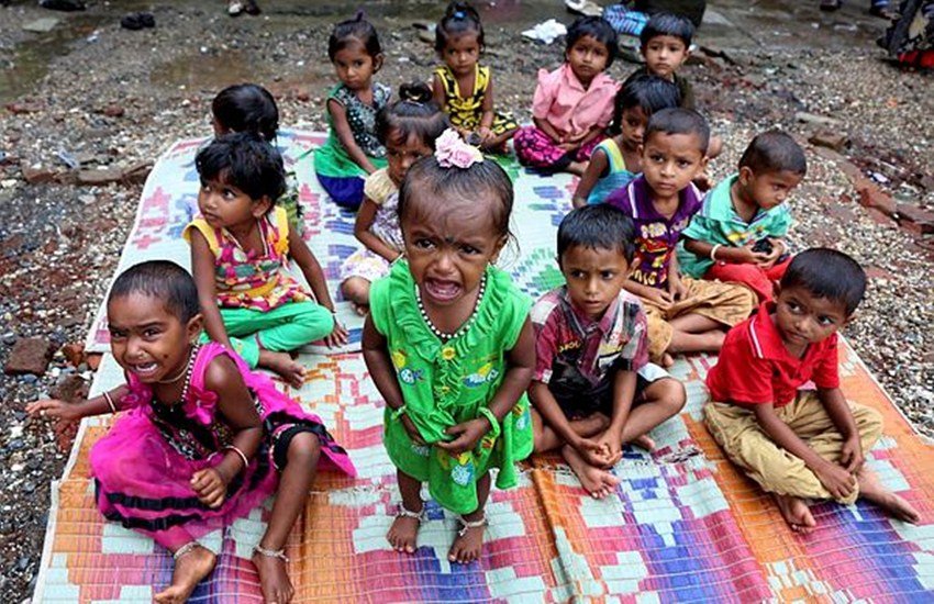 भारत में लगभग साढ़े 4 करोड़ बच्चे कमजोर और नाटे हैं. (एक्सप्रेस फोटो: प्रशांत नादकर)