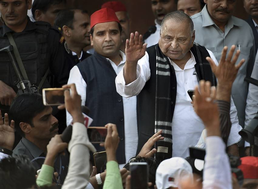 mulayam singh yadav, mulayam singh yadav birthday, akhilesh yadav, samajwadi party, sp chief, uttar pradesh, bjp, mulayam singh birthday photos, birthday celebration pics, india news,