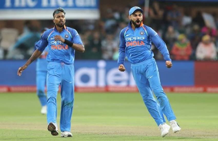 मैच के दौरान फील्ड पर कप्तान विराट कोहली और हार्दिक पांड्या। (फोटो सोर्स बीसीसीआई)