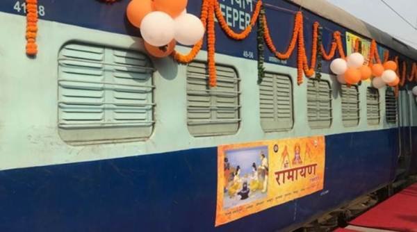 श्री रामायण एक्सप्रेस टूर पैकेज में भोजन, ठहरने एवं धर्मशालाओं में नहाने- धोने के अलावा तमाम तरह की सुविधाएं शामिल है। ट्रेन में RCTC का एक टूर मैनेजर पूरे ट्रिप के दौरान यात्रियों के साथ यात्रा करेगा। इस ट्रेन की बुकिंग IRCTC के जरिए हो रही है, जिसमें 800 से ज्यादा यात्री सफर कर सकते हैं।