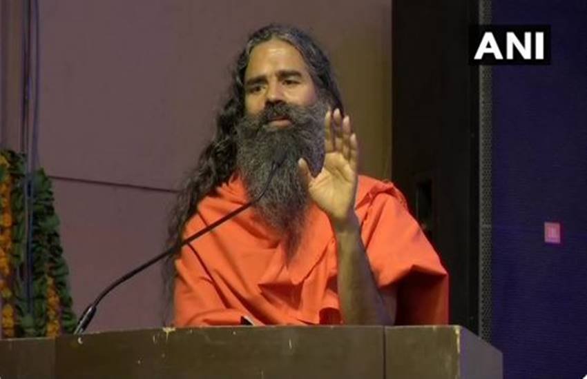 हरिद्वार में आयोजित ज्ञान कुंभ में रामदेव ने की शिरकत। 
(फोटो सोर्स : ANI)