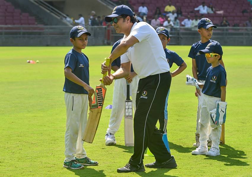 Sachin tendulkar, Sachin Tendulkar-Vibod Kambli, Sachin Tendulkar coach, Sachin Tendulkar guru, Ramakant Achrekar, Vinod Kambli, TMGA, Tendulkar Middlesex Global Academy, Sachin Tendulkar twitter