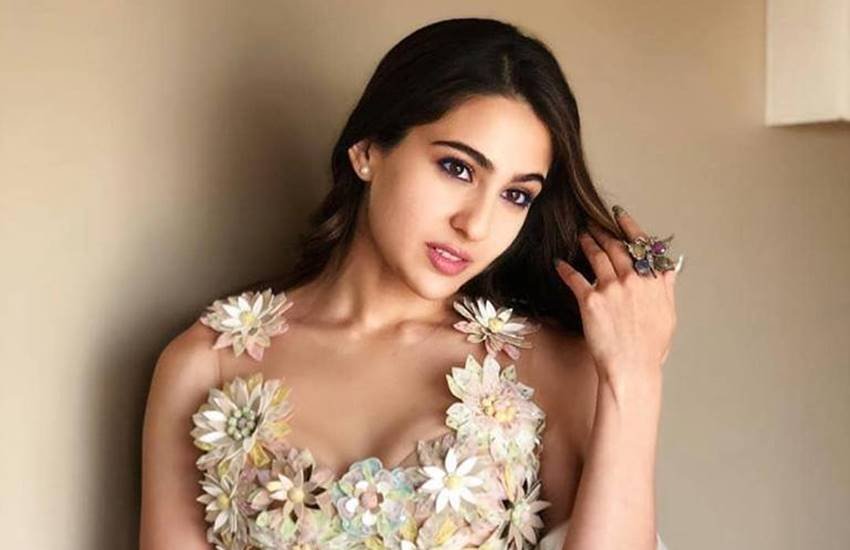 सारा फिल्म 'केदारनाथ' से बॉलीवुड में डेब्यू करने जा रही हैं।
(Image Source: Facebook) सारा फिल्म 'केदारनाथ' से बॉलीवुड में डेब्यू करने जा रही हैं।
(Image Source: Facebook)