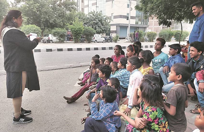 सुनीता ने द्वारका सेक्टर-7 से इस मुहिम की शुरुआत की थी। इस वक्त वह द्वारका सेक्टर-11 मेट्रो के पास बसी झुग्गियों में अपनी कक्षा लगाती हैं। 