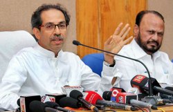 ‘पहले मंदिर फिर सरकार’ अयोध्‍या पहुंचने से पहले उद्धव ने बीजेपी को दिया साफ संदेश