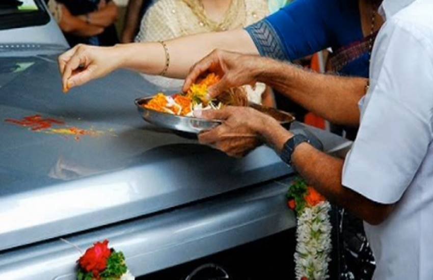 Vehicle, Vehicle worship, Vehicle prayer, Vehicle in religion, Vehicle hindu religion, Hindu Religion, Hindu Religion facts, Hindu Religion van, Hindu Religion motor cycle, Benefits of vehicle worship, religion news