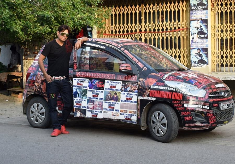 Shah Rukh khan, Fan, Shah Rukh Khan Fan, Shah Rukh Khan Fan Story, shah rukh khan, shahrukh khan, shah rukh birthday, shah rukh khan birthday celebration, shah rukh khan twitter, shahrukh birthday, karan johar shah rukh birthday, shah rukh gauri khan, gauri khan shah rukh birthday, shah rukh khan photos, shah rukh khan mannat, shah rukh meet fans, shah rukh khan latest, shah rukh khan news