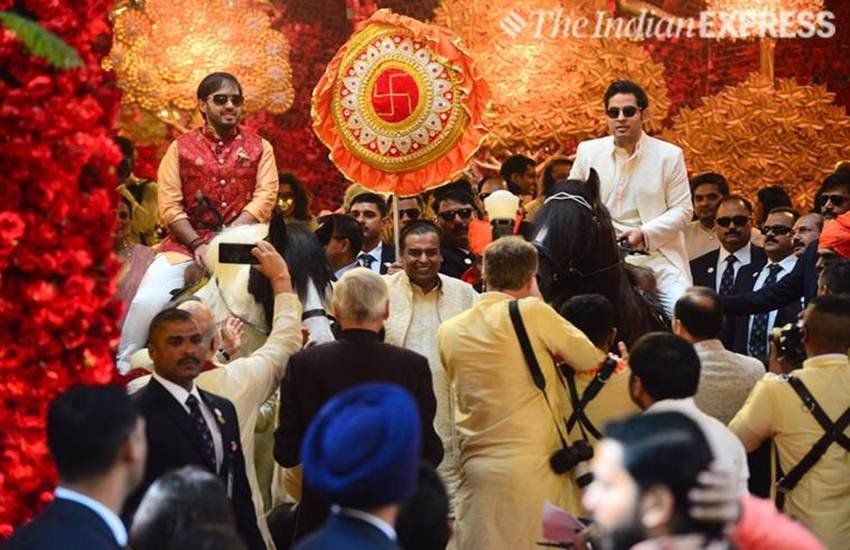 Isha Ambani Wedding: ईशा अंबानी की शादी में पिता मुकेश,भाई अंनत और आकाश