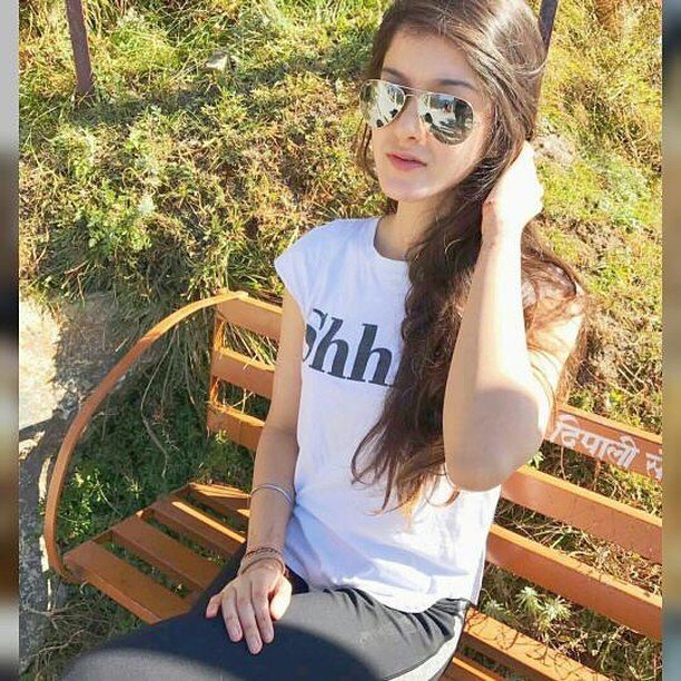 Janhvi Kapoor, Sanjay Kapoor, Anil Kapoor, Karan Johar, Ananya Pandey, Alia Bhatt, Chunky Pandey, Varun Dhawan, Ranbir Kapoor