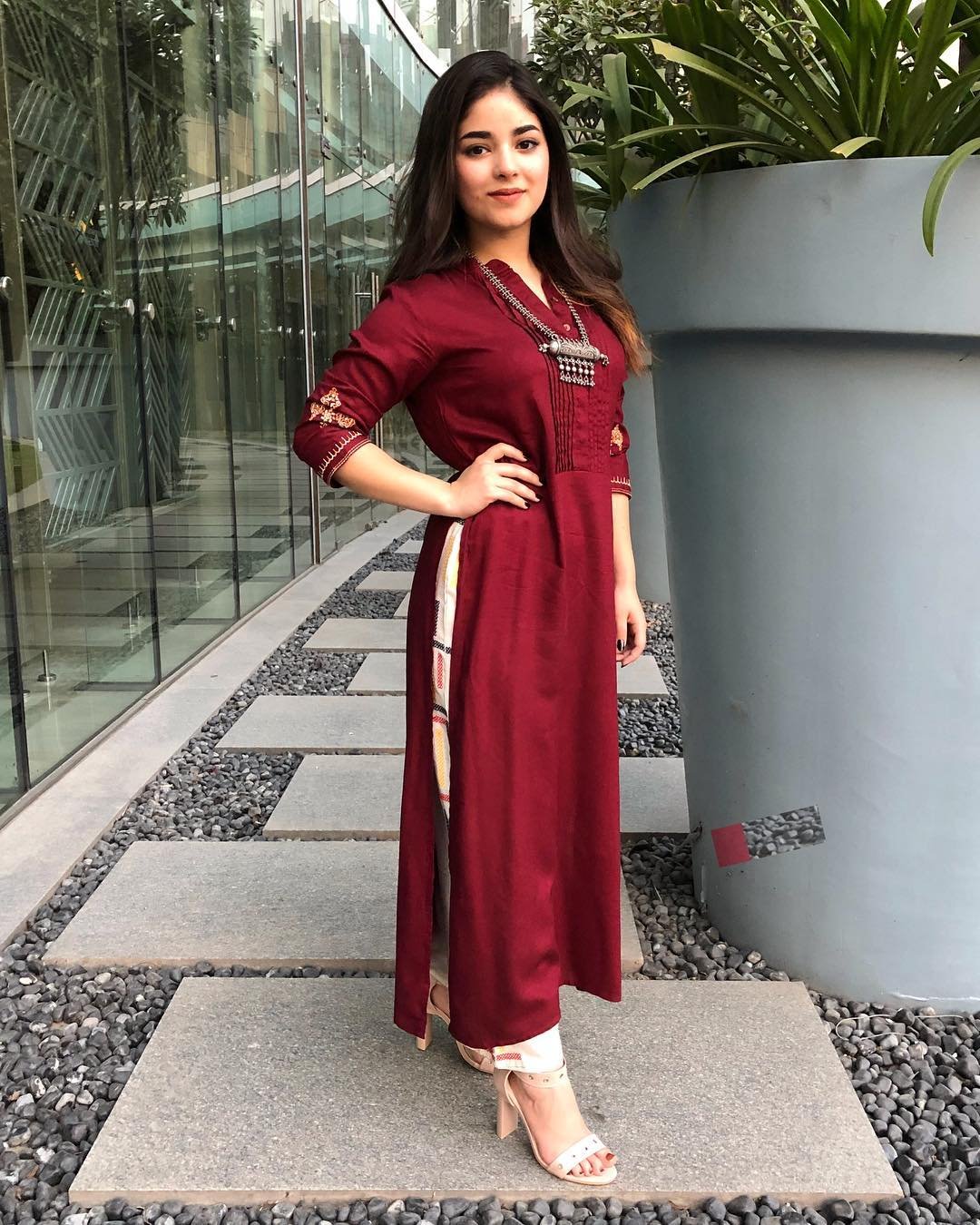 Zaira Wasim, The Sky is pink, Priyanka Chopra, Farhan Akhtar, news from bollywood News, news from bollywood News in Hindi, Latest news from bollywood News Zaira Wasim latest pics, Zaira Wasim new pics, dangal girl Zaira Wasim