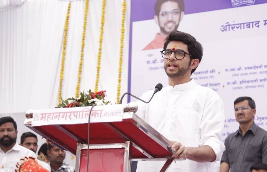 शिवसेना नेता आदित्य ठाकरे। (Image Source: Twitter/@AUThackeray) शिवसेना नेता आदित्य ठाकरे। (Image Source: Twitter/@AUThackeray)