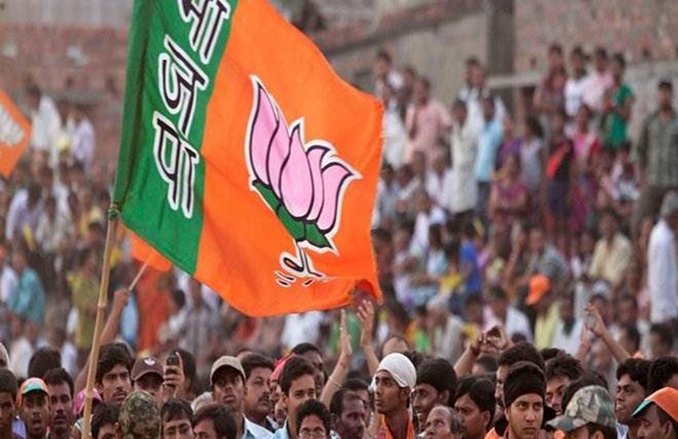 जसदण जीत बीजेपी ने छुआ 100 का आंकड़ा, इन दो नेताओं के झगड़े से ढहा कांग्रेस का किला!