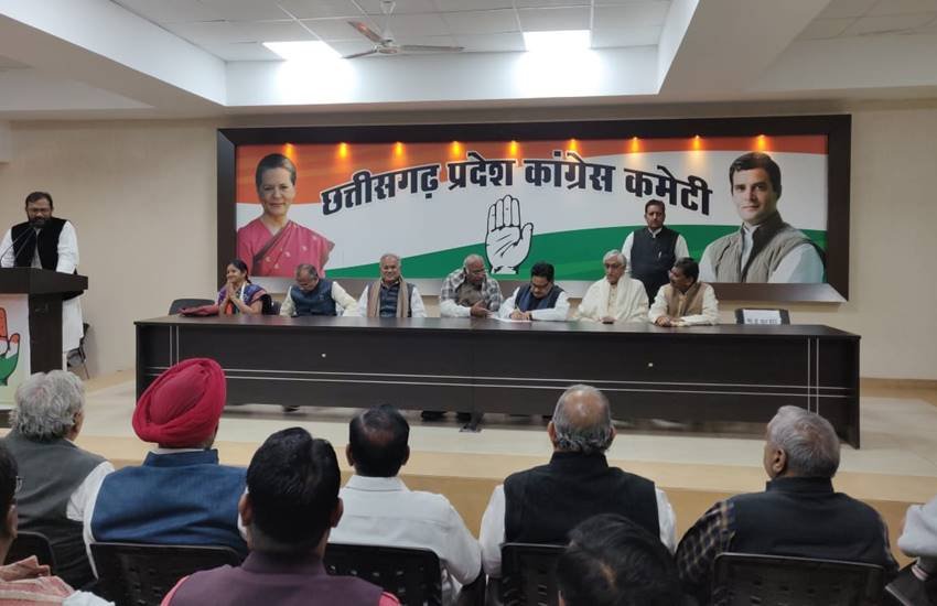 रायपुर में हुई कांग्रेस विधायक दल की बैठक। (Photo : Indian Express)