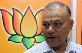 Cattle Problem in Uttar Pradesh, UP Cattle Problem, Cattle Problem, New Uttar Pradesh BJP Chief, Gordhan Zadaphia, Former Cabinet Minister, Suggestion, Formula, 10 Hectare, Land, Cluster, Fence, Subsidy, 50 Percent, PPP Model, Gujrat, Narendra Modi, Gujarat, State News, Hindi News