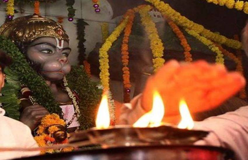 दलितों ने हनुमान चालीसा का पाठ किया और मंदिर पर दावा ठोका
(फोटो सोर्स : Express Group Photo)