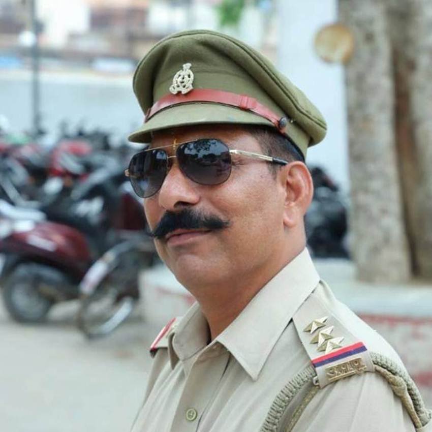 Bulandshahr news, police officer death, bulandshahar rampage, up police news, पुलिसकर्मी की मौत, बुलंदशहर में बवाल, बुलंदशहर, Bulandshahar Crime News in Hindi, Latest Bulandshahar Crime News in Hindi, यूपी पुलिस, बुलंदशहर भीड़ हमला, बुलंदशहर, tension in Bulandshahr, Police Inspector dies, mob attacked on police station, cow slaughter, bulandshahr, Bulandshahr News, Bulandshahr News in Hindi, Latest Bulandshahr News, Bulandshahr Headlines, Hindi News, Jansatta News