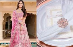 Isha Ambani-Anand Piramal Wedding: ईशा अंबानी की शादी के लिए बॉलीवुड के इस मशहूर डिजायनर ने डिजाइन किये हांथ पोंछने वाले नैपकीन, कीमत लाखों में