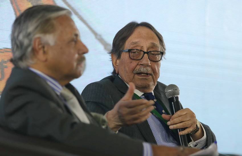 चंडीगढ़: मिलिट्री लिट्रेचर फेस्टिवल में ले. जनरल कमल डावर (रिटा.) और आईपीएस एएस दुलत (रिटा.)। (Express Photo by Kamleshwar Singh)