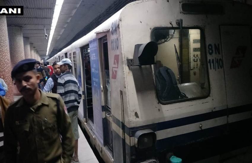 Kolkata Metro Fire, Fire in Kolkata Metro, Fire, Kolkata Metro, Kolkata, Metro Train, Rabindra Sadan, Maidan, Staff, Water, Fire Hydrants, West Bengal Fire Service, Kolkata Police Disaster Management Group, Passangers, Kolkata News, West Bengal News, State News, Hindi News
