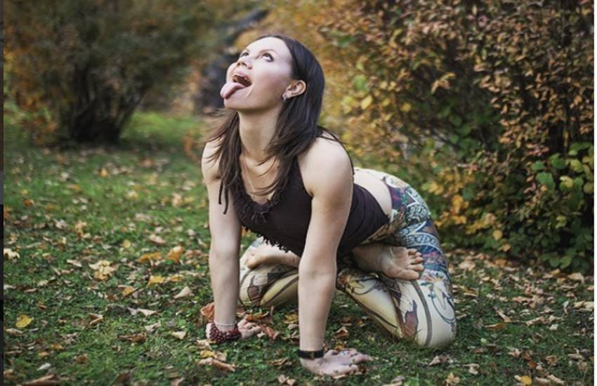 सिंहासन। (फोटो सोर्स- इंस्टाग्राम, @virah.yoga)