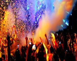 Happy New Year 2019: सिडनी से लेकर हॉन्ग कॉन्ग, ऐसे मना नए साल का जश्न