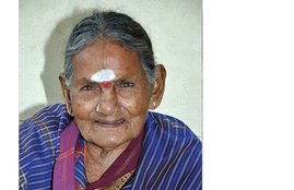 Padma Shri awardee Sulagitti Narasamma, Sulagitti Narasamma, Padma Shri, Karnataka news, Child delivery, deliver babies, सुलागिट्टी नरसम्मा