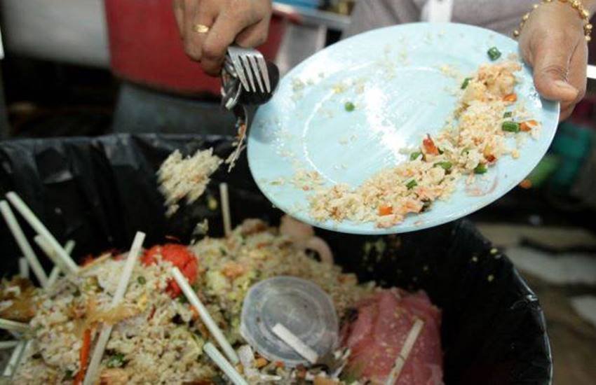 तस्वीर का इस्तेमाल केवल प्रतीकात्मक तौर पर किया गया है। (Image Source: Facebook/@FoodWastage)
