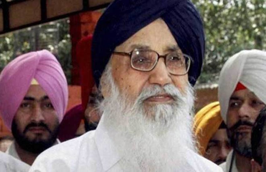 पंजाब के पूर्व मुख्यमंत्री प्रकाश सिंह बादल। फोटो सोर्स : इंडियन एक्सप्रेस