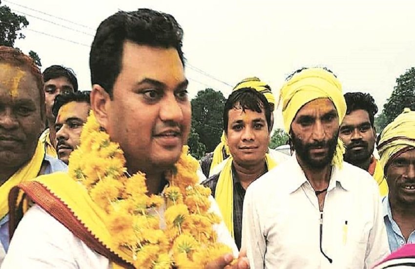 मनावर से कांग्रेस विधायक हीरालाल अलावा (एक्सप्रेस फाइल फोटो) मनावर से कांग्रेस विधायक हीरालाल अलावा (एक्सप्रेस फाइल फोटो)