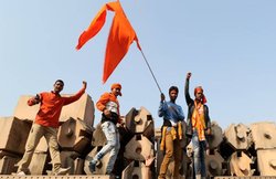 बाबरी विध्वंस की बरसी: अयोध्या में साधुओं ने की राम मंदिर के लिए पूजा, मनाएंगे शौर्य दिवस