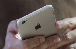 iPhone की बैटरी से हैं परेशान? Apple ने दिया बेहद सस्ते में बदलवाने का ऑफर