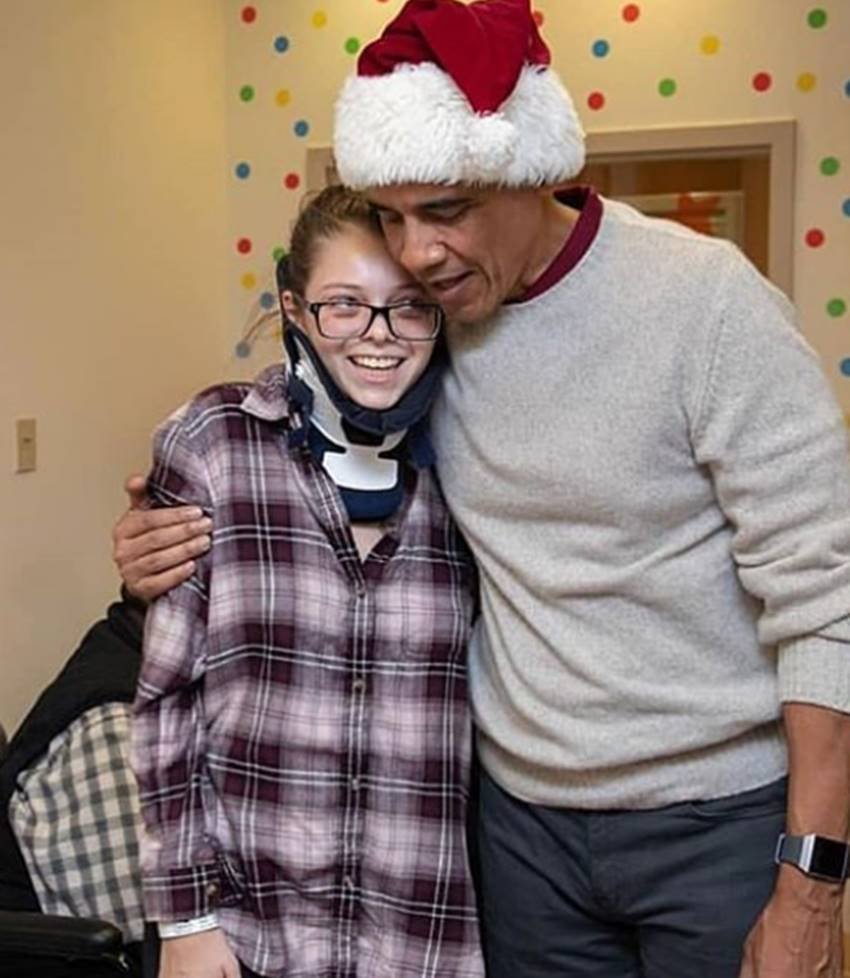 ओबामा ने बच्चों का स्वागत करने वाले अस्पताल के कर्मचारियों से कहा, ‘‘मैं आप सभी को धन्यवाद कहना चाहता हूं। उन्होंने इसका वीडियो भी 9 घंटे पहले अपने इंस्टाग्राम एकाउंट पर साझा किया है। यह वीडियो सोशल मीडिया पर फैल गया और अब तक इस पर 1,488,223लाइक मिले हैं।