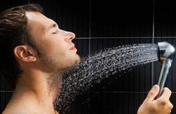 क्या आप भी नहाते वक्त करते हैं ये गलतियां, तो हो जाएं सावधान