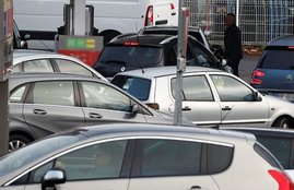 Business news, Maruti, Hyundai, Tata, Renault, Car, Car Purchase, Car Market, Discount on Car, Great offer, Maruti Suzuki, Hyundai Motor, Tata Motors, Renault India