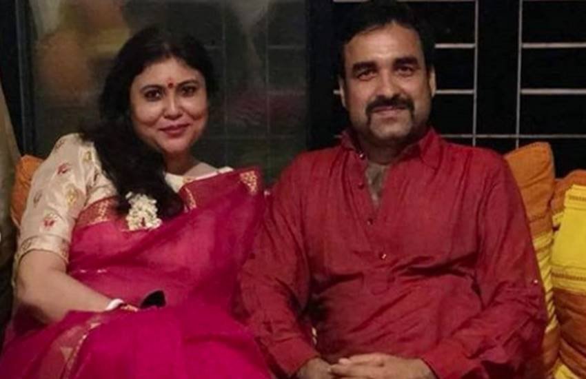 पंकज त्रिपाठी अपनी पत्नी मृदुला के साथ 
सोर्स : इंस्टाग्राम