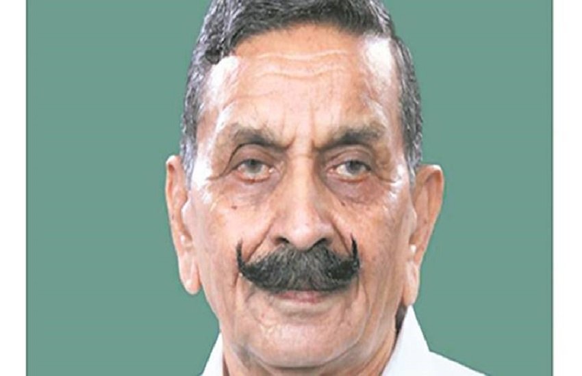 पंचमहाल से भाजपा सांसद डॉ. प्रभात सिंह चौहान (एक्सप्रेस फाइल फोटो)