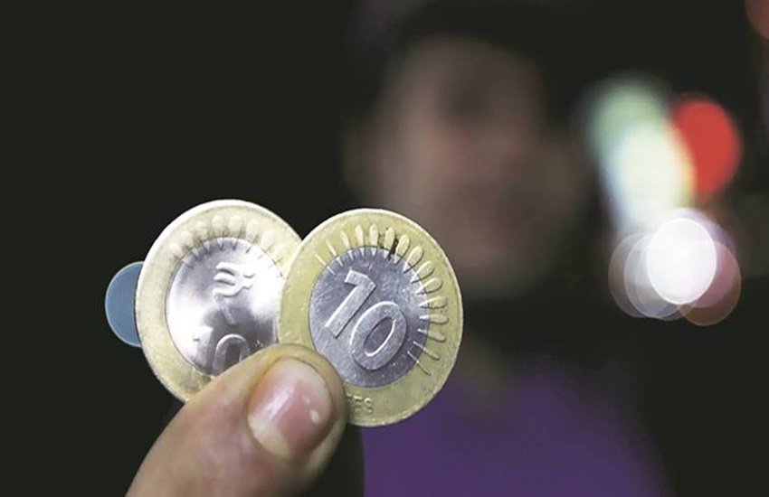 West Bengal news, West Bengal, Bank, Bank Manager, Lottery, Lottery Ticket, State Bank of India, SBI, Gambling, Coin, denomination, Arrest, Police, बैंक मैनेजर, लॉटरी, नोटबंदी, पश्चिम बंगाल