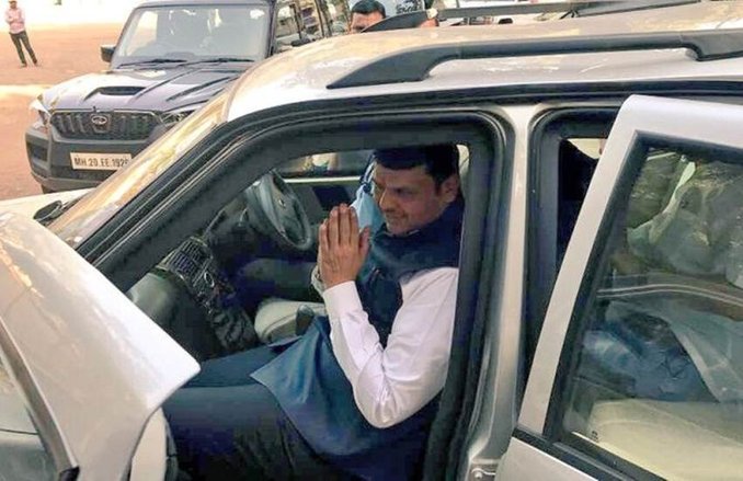 शुरू हुआ सूरजकुंड मेला, फड़णवीस ने मराठा युद्ध स्मारक बनाने के लिए दिए तीन करोड़ रुपए, शिवाजी का किला और कोसा सिल्क की साड़ी
