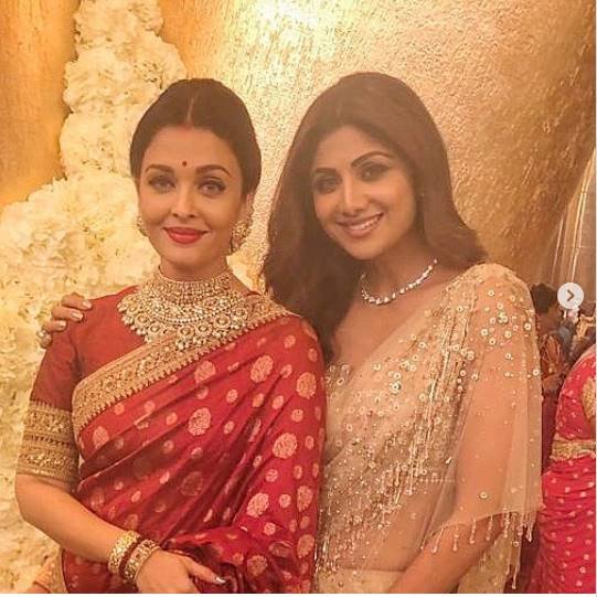 (Source: Shilpa Instagram)
ईशा अंबानी की शादी में शिल्पा और ऐश्वर्या साथ दिखीं